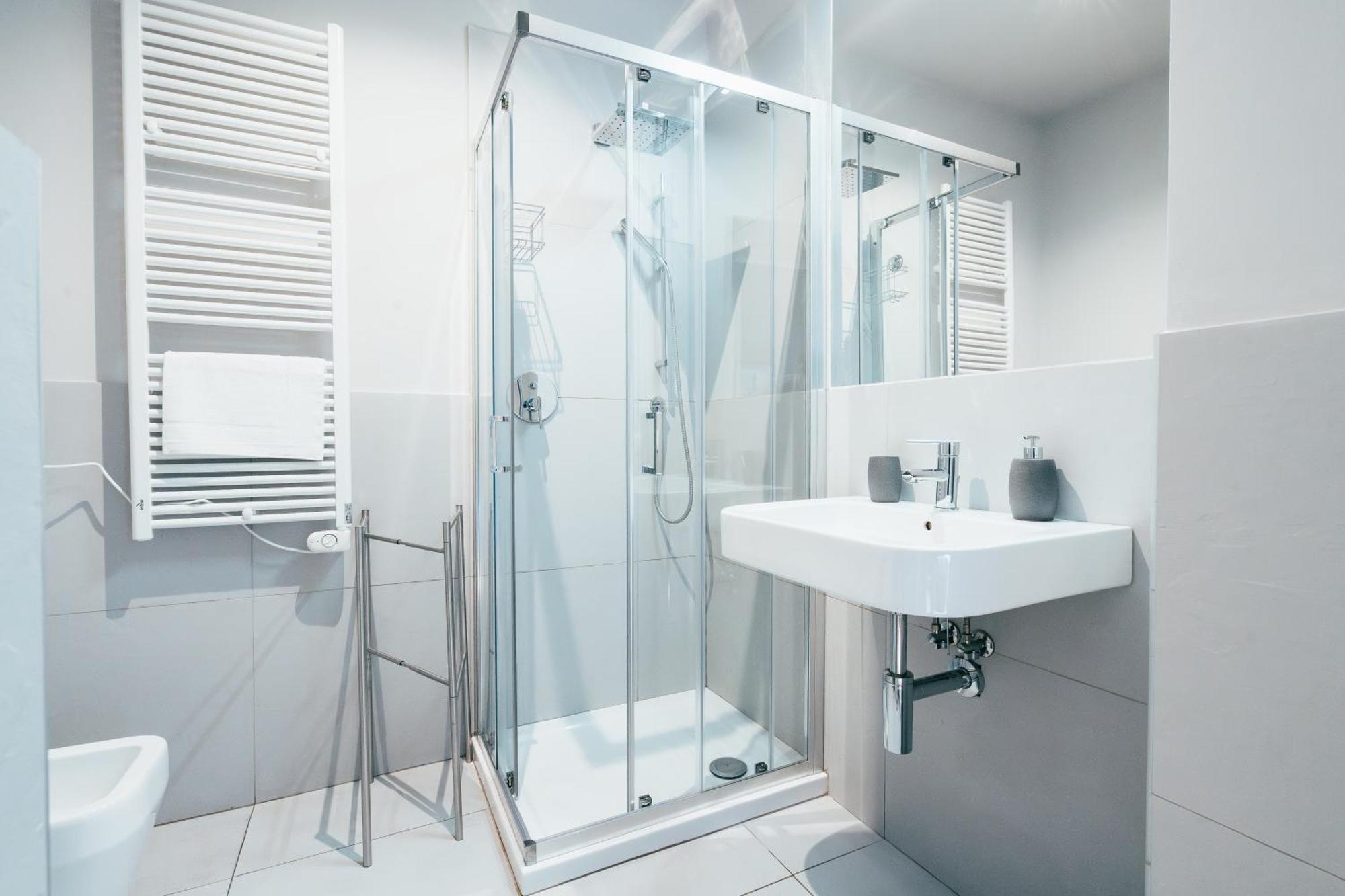 Bologna Suites - Private Bathroom Luaran gambar