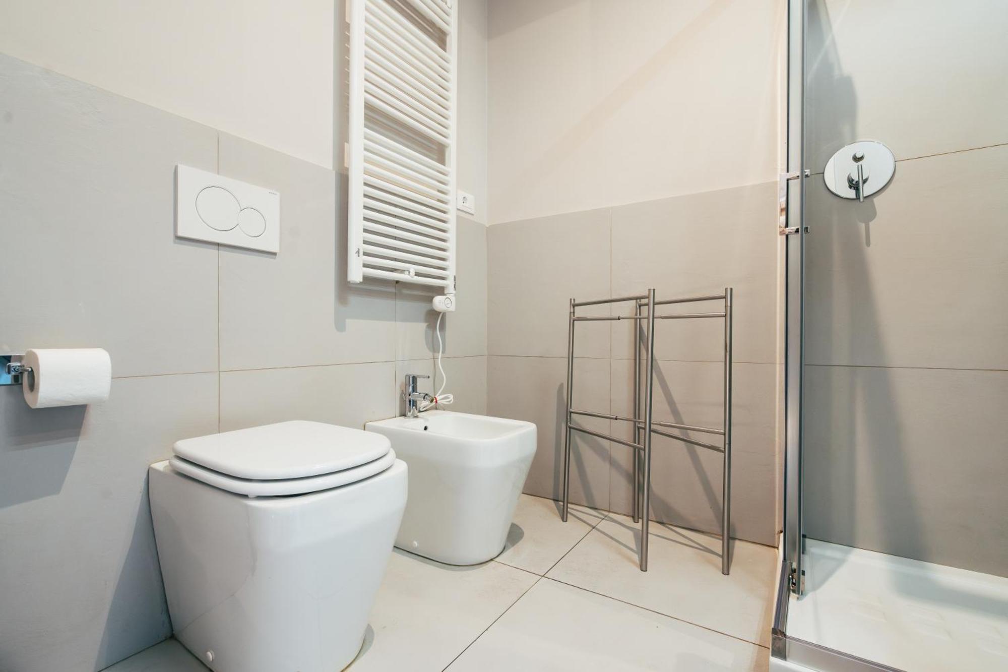 Bologna Suites - Private Bathroom Luaran gambar