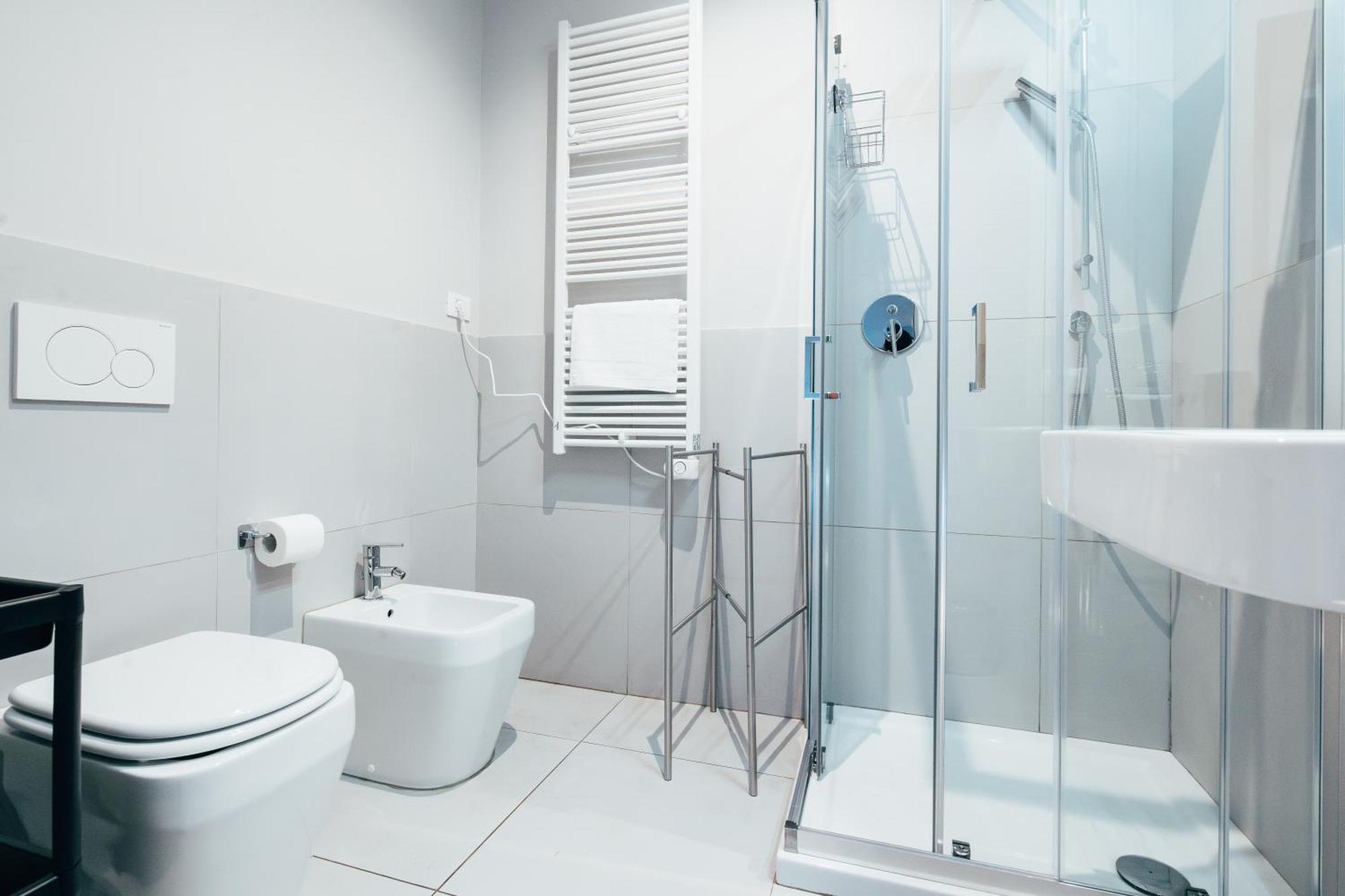 Bologna Suites - Private Bathroom Luaran gambar