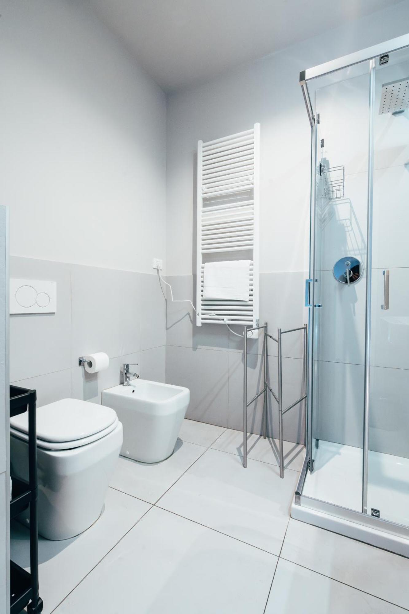 Bologna Suites - Private Bathroom Luaran gambar